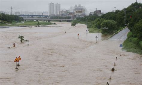 南韓暴雨釀災！土石流衝民宅「多人遭活埋」 已逾20死 國際 中時新聞網