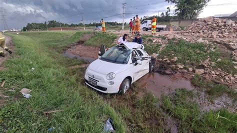 Acidente Deixa Mulher Encarcerada Em Carro No Contorno Sul Em Curitiba