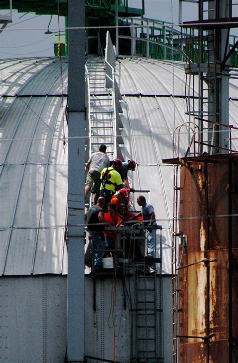 On U.S. Farms, Deaths in Silos Persist - The New York Times