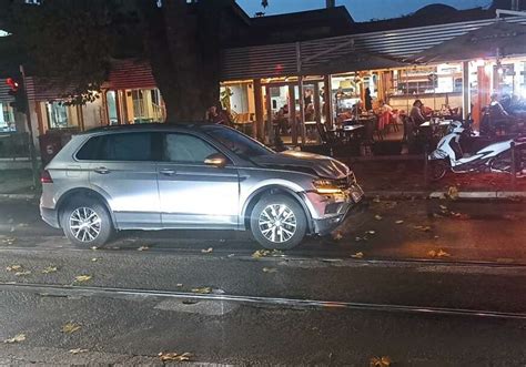 Potvr Eno Za Bosnainfo Sudar Dva Automobila U Centru Sarajeva Jedna