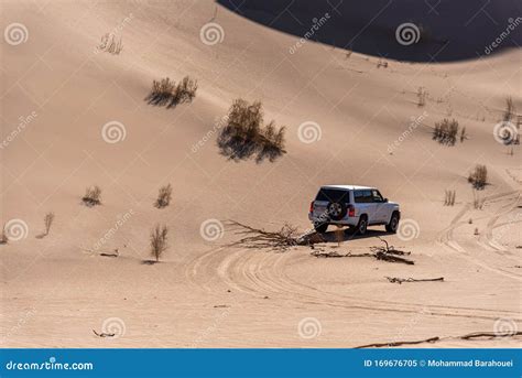 Nissan Patrol Super Safari in Lut Desert Editorial Image - Image of ...