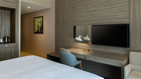 Rooms at Four Points by Sheraton Production City, Dubai | Marriott Bonvoy