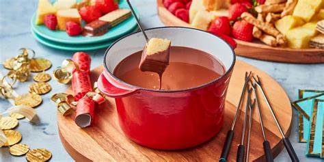 Best Chocolate Fondue Recipe - How to Make Chocolate Fondue