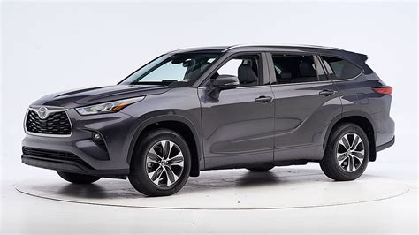 2020 Toyota Highlander earns IIHS Top Safety Pick