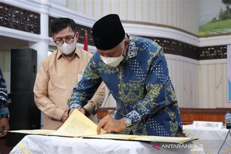 Sumbar Bsi Jalin Kerja Sama Kembangkan Ekonomi Syariah Antara News