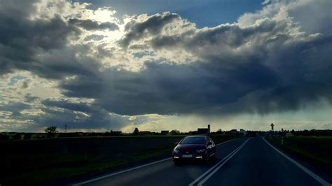 Burze z gradem IMGW wydało ostrzeżenie meteorologiczne dla naszego powiatu