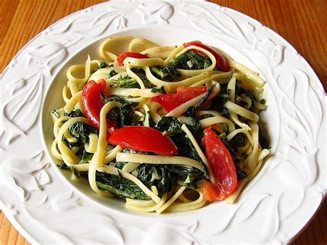 Pasta Mit Blattspinat Und Tomaten Kochen Gut Kochengut De