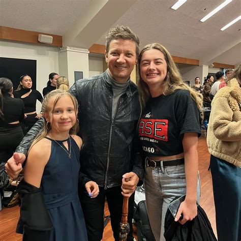Jeremy Renner makes rare public appearance with 10-year-old daughter ...