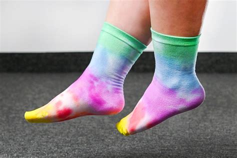 How To Tie Dye Socks Diy Tie Dye Socks Tutorial