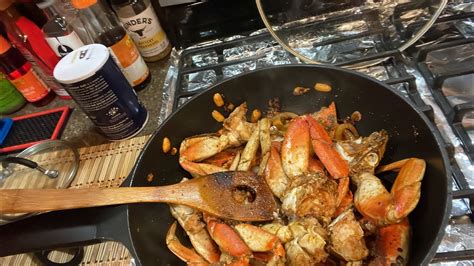 Fried Alaska Crabs With Red Peppers And Peanuts Youtube