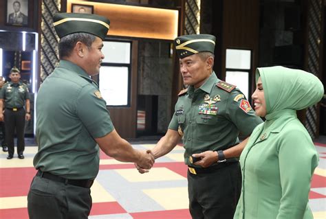 Perwira Tni Ad Naik Pangkat Kolonel Pecah Bintang