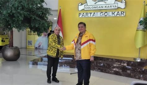 Lantik Ariasa Supit Airlangga Hartarto Minta LKI Berkontribusi Aktif