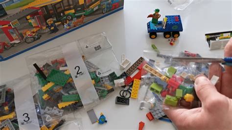 Unboxing Lego City 60154 Bus Station Zastávka Autobusu 2017 Part 1