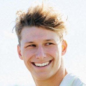 Sam Fricker - Age, Family, Bio | Famous Birthdays