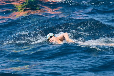 Extremschwimmerin Trotzt Den Naturgewalten Nathalie Pohl Bezwingt Als