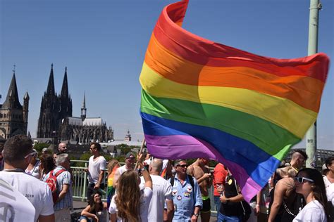 Hunderttausende Feiern Csd Parade In Köln Bz Die Stimme Berlins