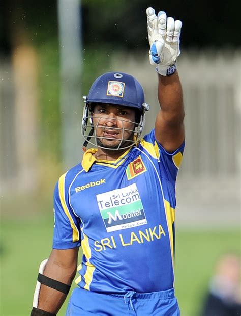 Tillakaratne Dilshan Celebrates His First Century In Australia