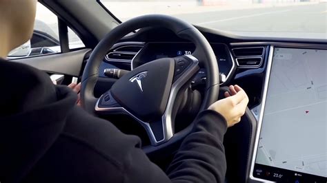 Il Pilota Automatico Delle Auto Tesla Sotto Indagine Troppi