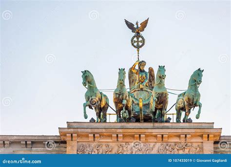 Quadriga Sculpture on Brandenburg Gate in Berlin, Germany Editorial ...