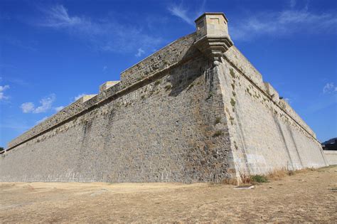 Ciudadela De Pamplona Nomads Travel Guide