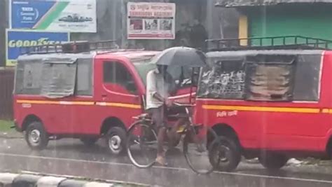 আবহাওয়া দফতর জানিয়েছে উত্তরবঙ্গে ভারী থেকে অতিভারী বৃষ্টি চলবে ১২