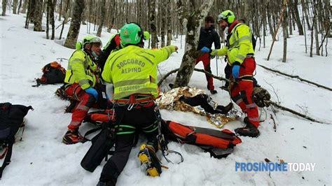 Scivola Sul Ghiaccio E Rimane Ferito Durante Un Escursione Sul Monte Gemma