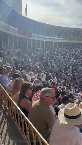 Alicante Corrida Junio Ambientazo En El Inicio De La Corrida