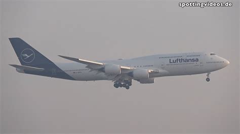 New Lufthansa Livery 747 Low Pass At Cgn 2018 02 08 Youtube