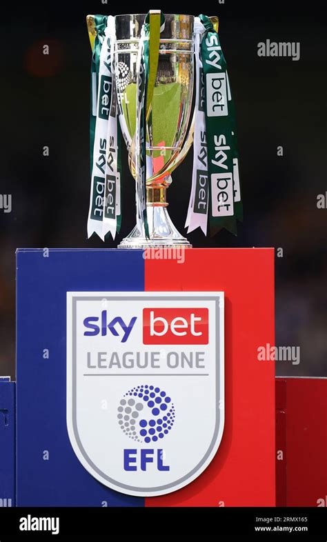 Efl League One Trophy Hi Res Stock Photography And Images Alamy