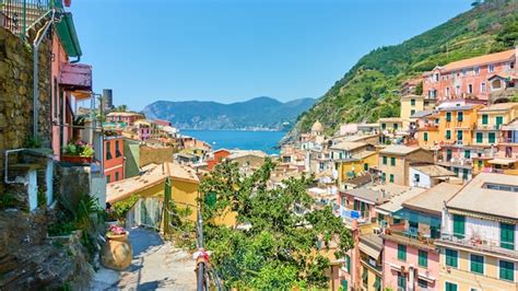 Premium Photo Panoramic View Of Vernazza Small Seaside Town In Cinque