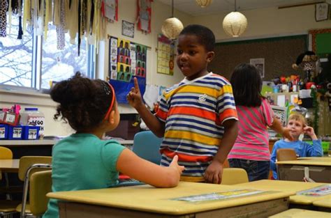 Teacher Uses Whole Brain Teaching Method To Engage