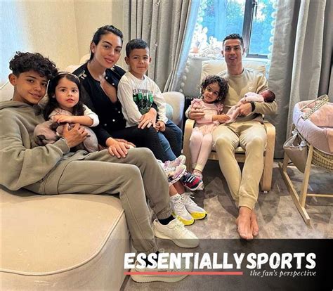 P Re De Enfants La Petite Amie De Cristiano Ronaldo Georgina