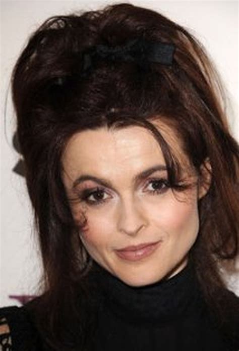 Helena Bonham Carter será fada madrinha no novo filme da Cinderela