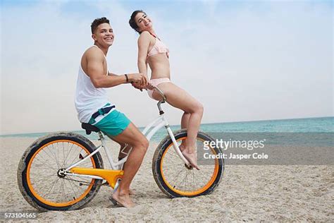 Barefoot Bike ストックフォトと画像 Getty Images