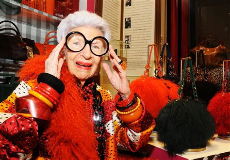 Iris Apfel icône de style est décédée à l âge de 102 ans Le