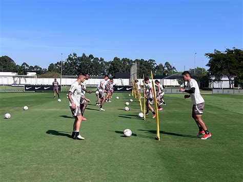 Futebol Masculino Corinthians Faz Primeiro Treino De Olho No