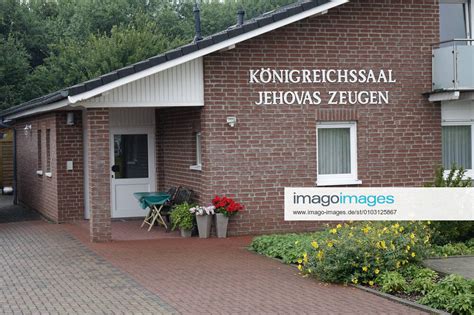 Der Wachturm Jehovas Zeugen Fotos Imago