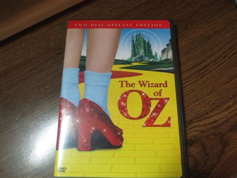 2 Disc DVDs Set Of Movie Called The Wizard Of OZ Special Edition