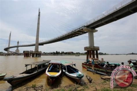 Transportasi Tradisional Sungai Batanghari ANTARA News Jambi