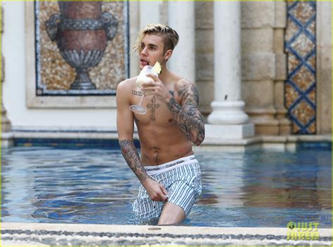 Justin Bieber Goes Shirtless For A Swim At The Versace Mansion Photo