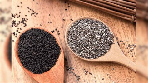 Chia Vs Sabja Seeds Here Is The Difference Between These Seeds Chia Vs Sabja Seeds ತೂಕ ಇಳಿಸಲು