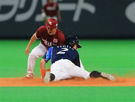 ＜日・楽＞初回1死一塁、杉谷が二盗を決める（撮影・篠原岳夫） ― スポニチ Sponichi Annex 野球