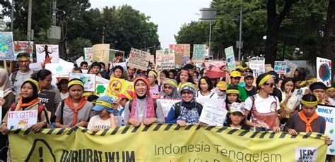 Anak Muda Tuntut Prioritaskan Darurat Krisis Iklim Pada Pemilu