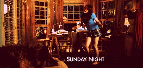 Sunday Night Dancing GIF - Find & Share on GIPHY