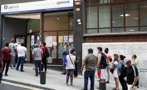 La Tasa De Paro Baja En Euskadi Hasta El 85 El Menor Nivel En Trece Años El Correo