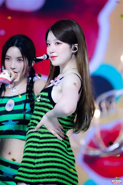 230524 G I Dle Shuhua ‘queencard’ At Show Champion Kpopping