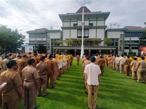 Mendagri Tetapkan Seragam Dinas Pns Dan Pppk Berikut Jenisnya