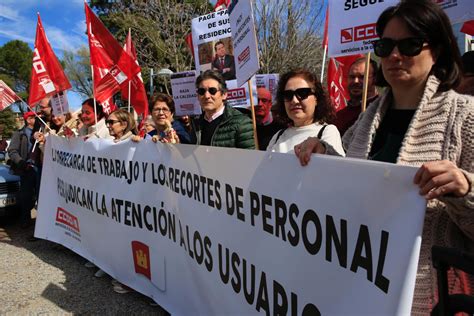 Ccoo Se Moviliza Ante La Delegaci N De Bienestar Social En Ciudad Real