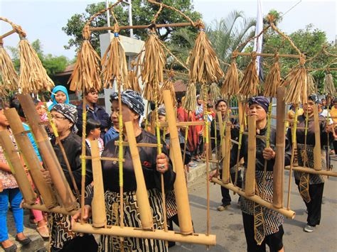 Tradisi Budaya Sunda Meteor