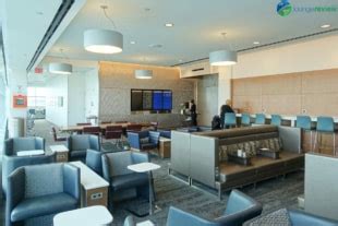 Lounge Review: Delta Sky Club - JFK T4 gate B31 - LoungeReview.com